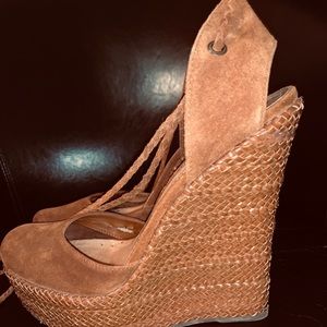 ⭐️ LOWEST Price.SCHUTZ Wedge Lace up sandals!
